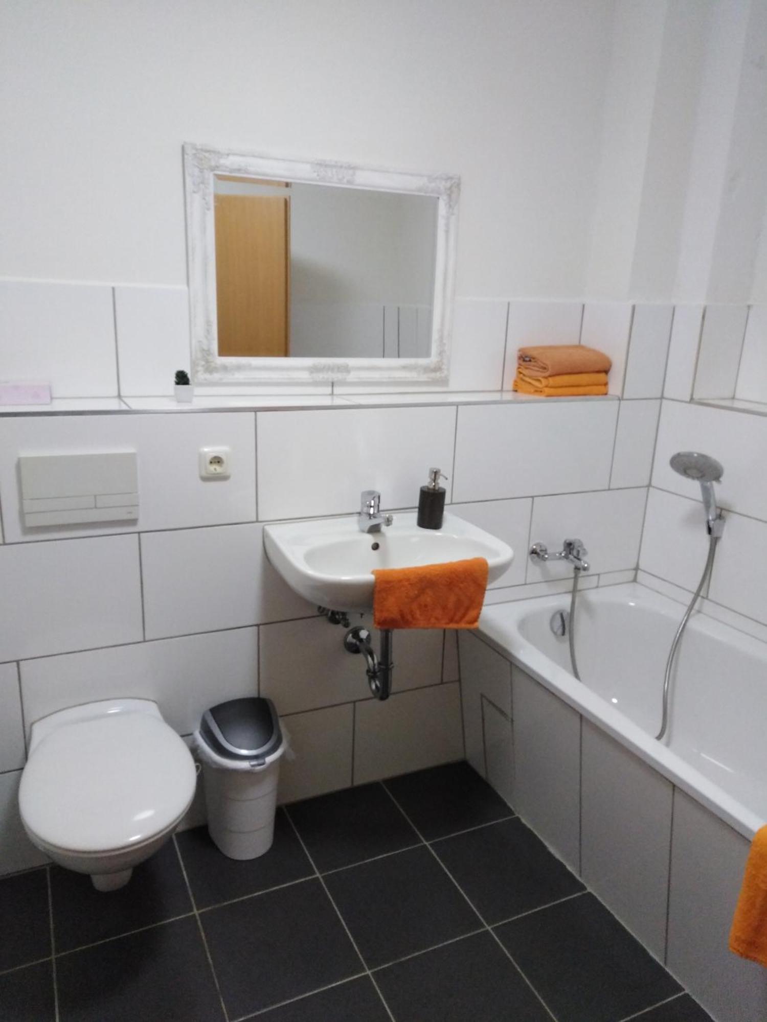 Ferienwohnung Wettin Zimmer foto